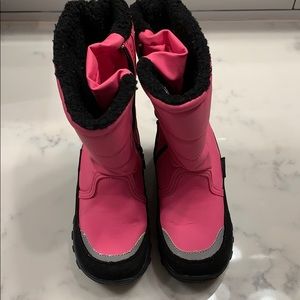 Girls 11 waterproof snow boots